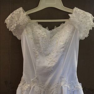 Wedding dress. Full length, no train